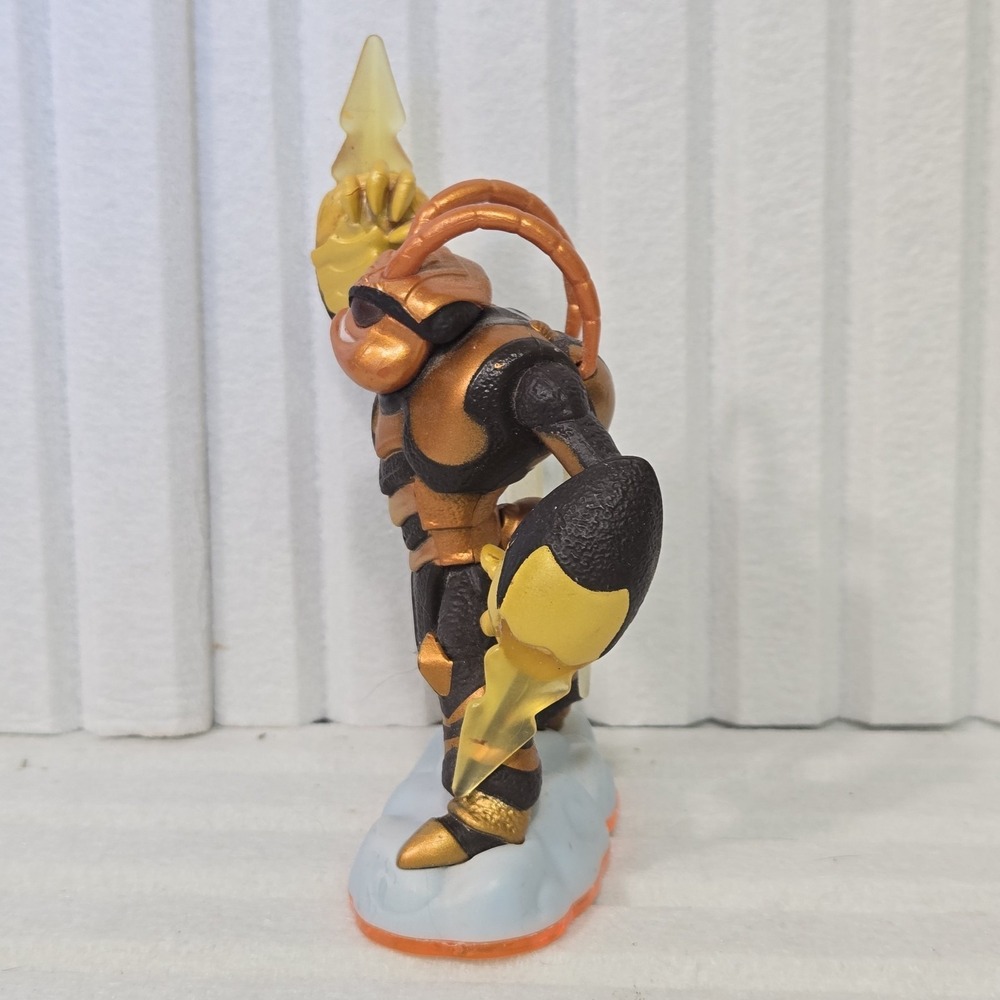 Activision Skylanders GIANTS Character Figure: SWARM (Orange Base) Bee - Picture 2 of 4